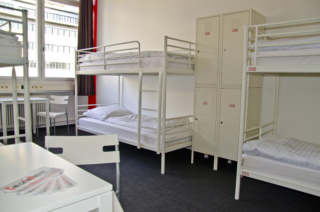 Bed in Slaapzaal met 10 Bedden