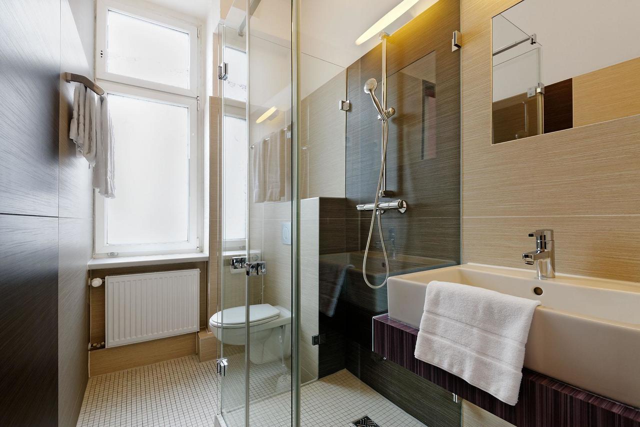 Double or Twin Room Private Bathroom