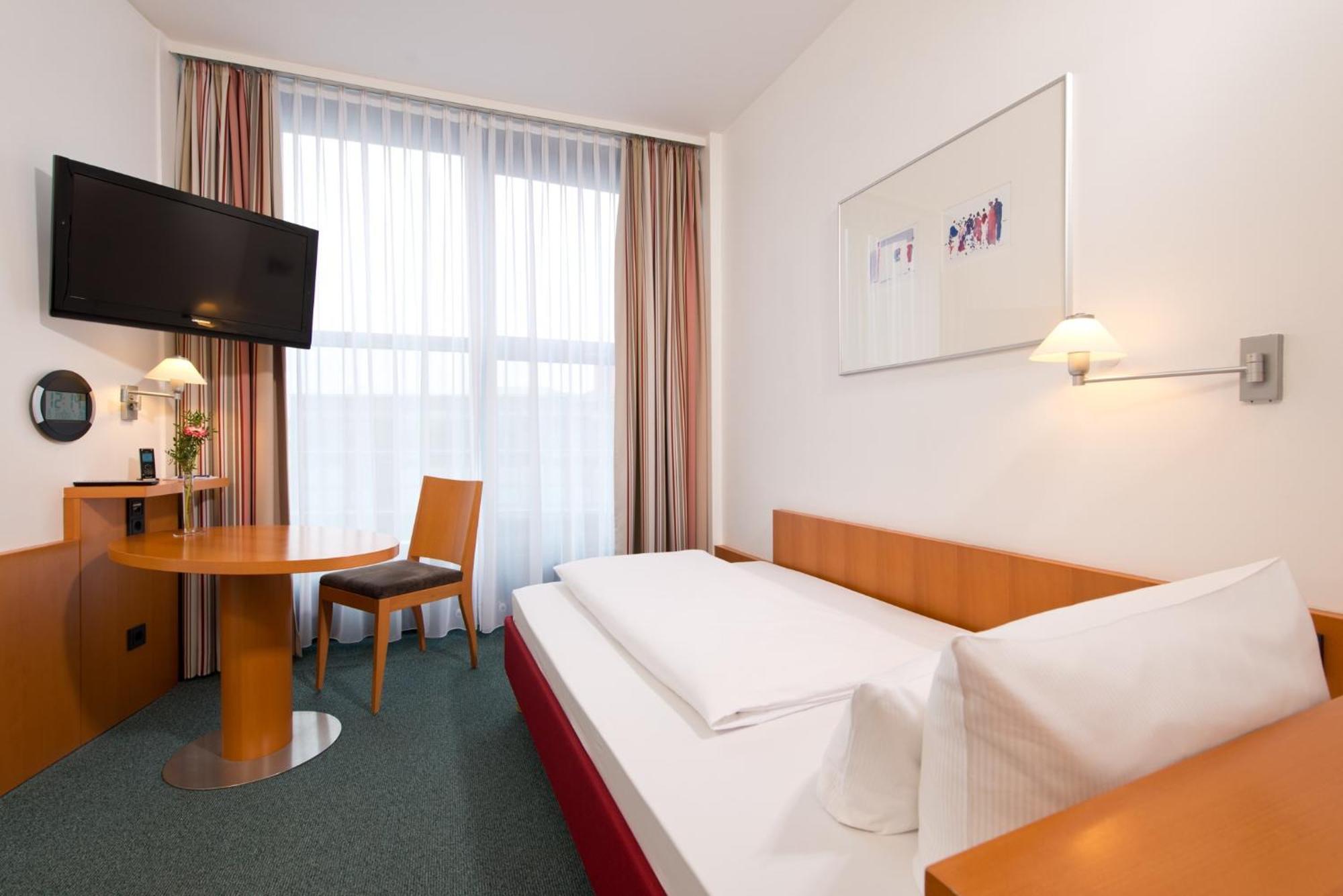 Single Room,690313101:JPEG